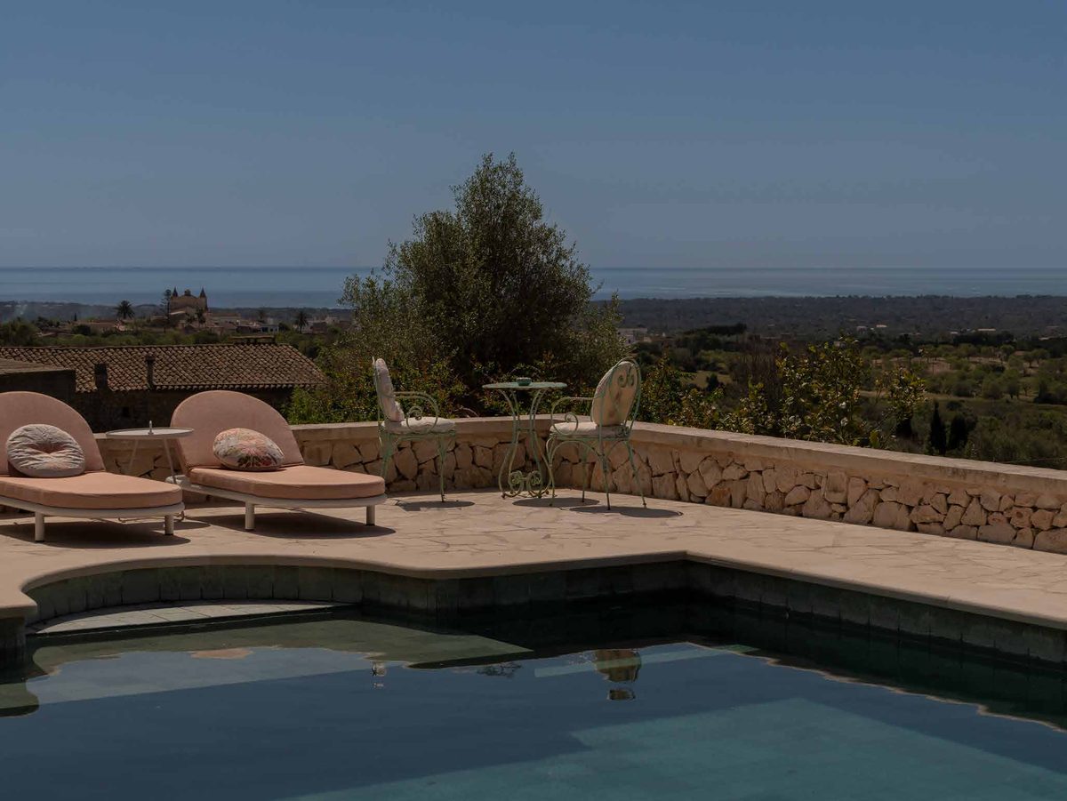Terrace and pool — Es Bassol Nou